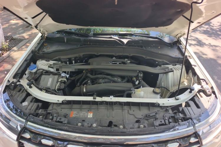 Used Ford Explorer 2024 2.3T EcoBoost Four-Wheel Drive Titanium Edition 6 Seats Engine Bay