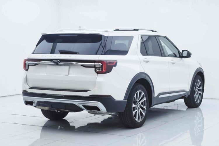 Used Ford Explorer 2024 2.3T EcoBoost Rear-Drive Trend Edition 6-Seater Exterior 3