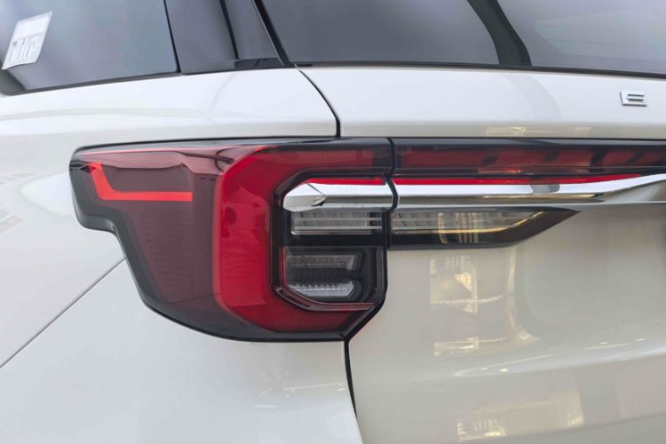 Used Ford Explorer 2024 2.3T EcoBoost Rear-Drive Trend Edition 6-Seater Exterior 6
