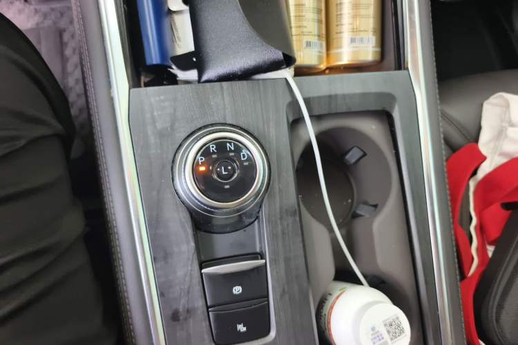 Used Ford Explorer 2024 2.3T EcoBoost Four-Wheel Drive Titanium Edition 6 Seats Gear Lever