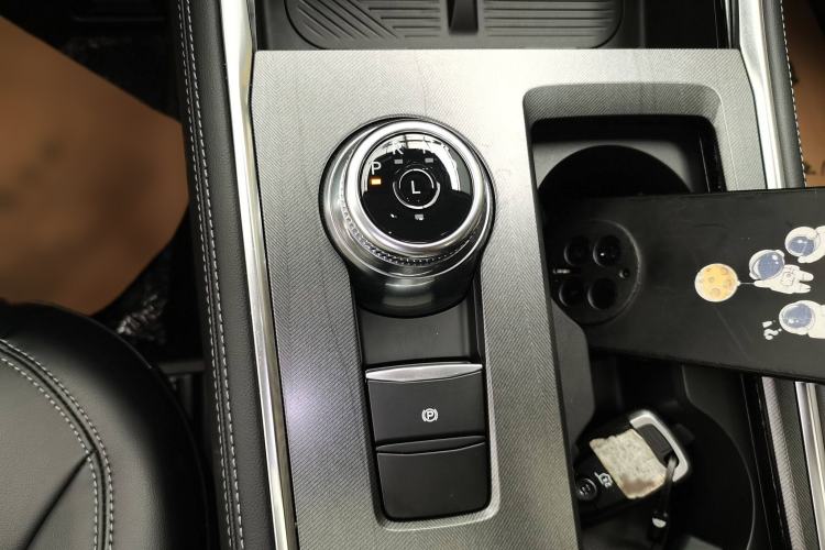 Used Ford Explorer 2024 2.3T EcoBoost Rear-Drive Trend Edition 6-Seater Gear Lever