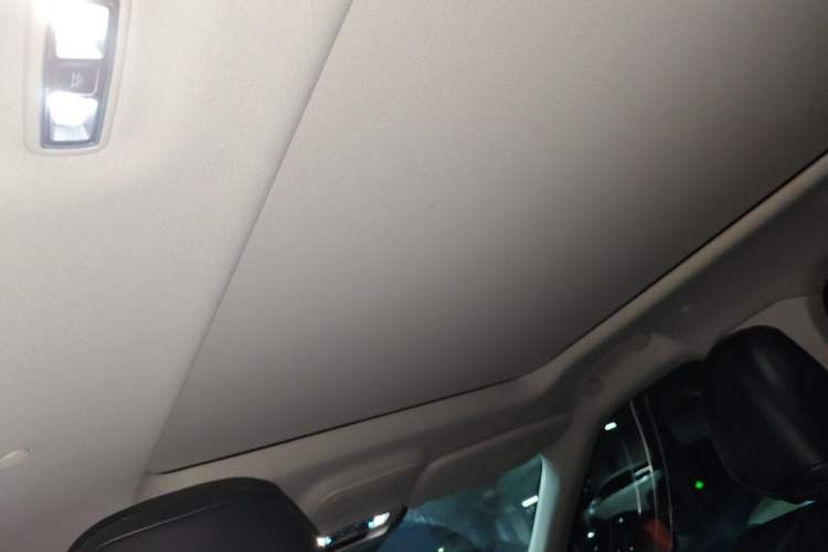 Used Ford Explorer 2024 2.3T EcoBoost Rear-Drive Trend Edition 6-Seater Headliner