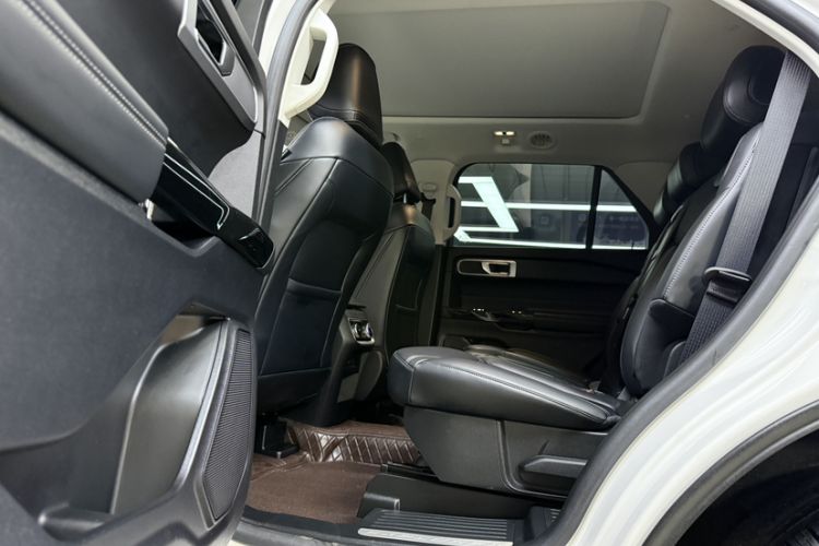 Used Ford Explorer 2024 2.3T EcoBoost All-Wheel Drive Stylish Plus Version 7 Seats Headliner
