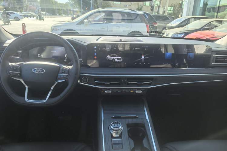 Used Ford Explorer 2024 2.3T EcoBoost Four-Wheel Drive Titanium Edition 6 Seats Interior 1
