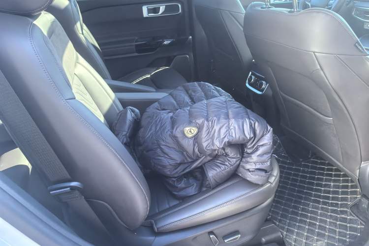 Used Ford Explorer 2024 2.3T EcoBoost Four-Wheel Drive Titanium Edition 6 Seats Interior 10