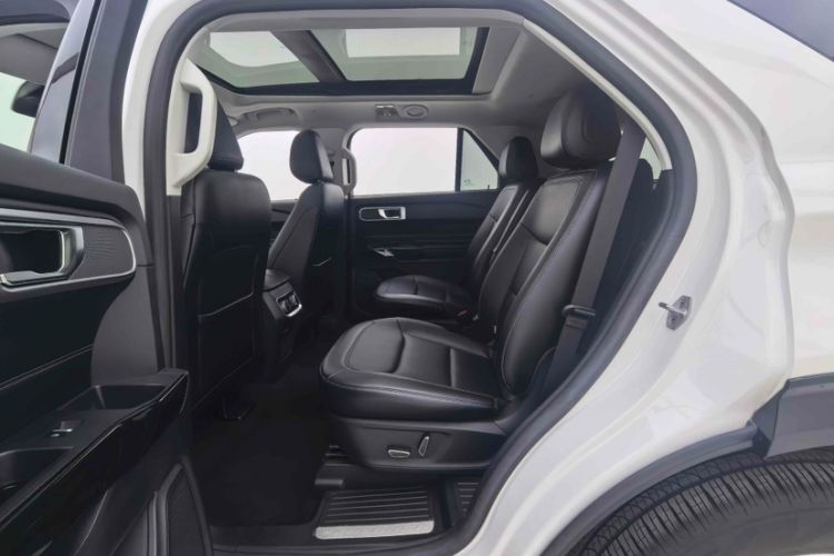 Used Ford Explorer 2024 2.3T EcoBoost Rear-Drive Trend Edition 6-Seater Interior 11