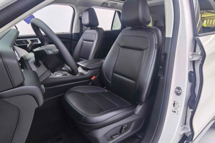 Used Ford Explorer 2024 2.3T EcoBoost Rear-Drive Trend Edition 6-Seater Interior 14