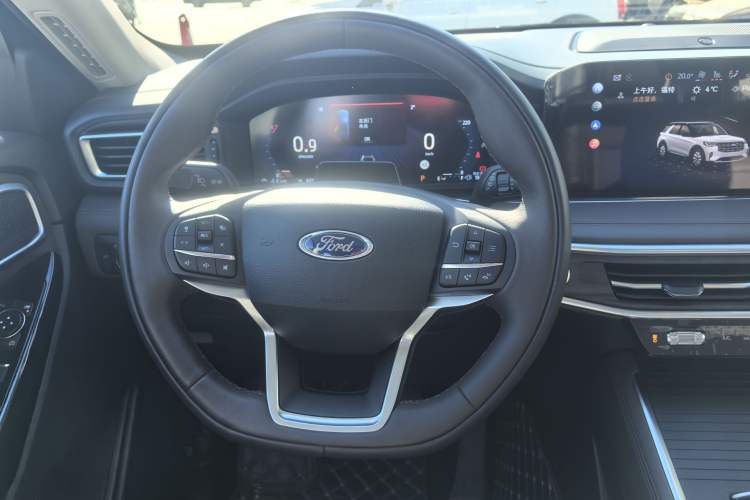 Used Ford Explorer 2024 2.3T EcoBoost Four-Wheel Drive Titanium Edition 6 Seats Interior 2