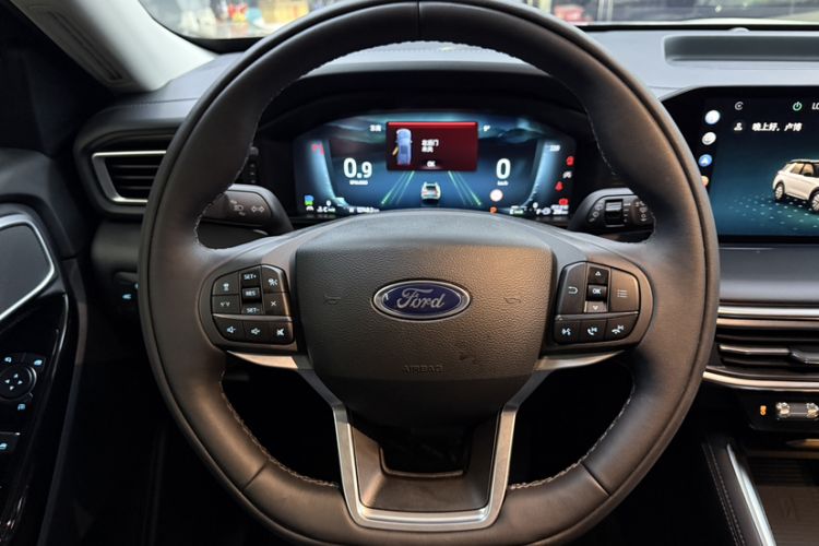 Used Ford Explorer 2024 2.3T EcoBoost All-Wheel Drive Stylish Plus Version 7 Seats Interior 6