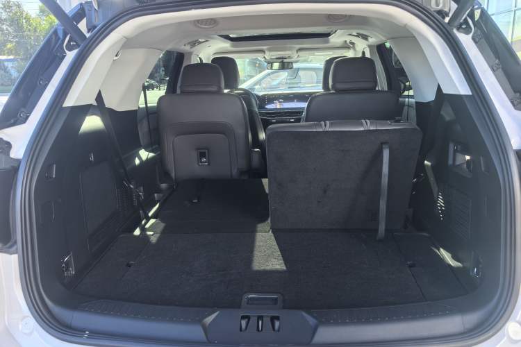 Used Ford Explorer 2024 2.3T EcoBoost Four-Wheel Drive Titanium Edition 6 Seats Interior 7
