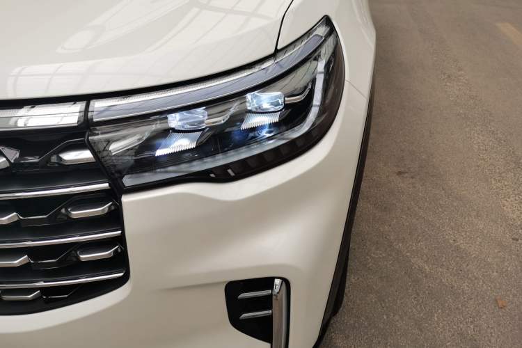 Used Ford Explorer 2024 2.3T EcoBoost Rear-Drive Trend Edition 6-Seater Left Front Headlight