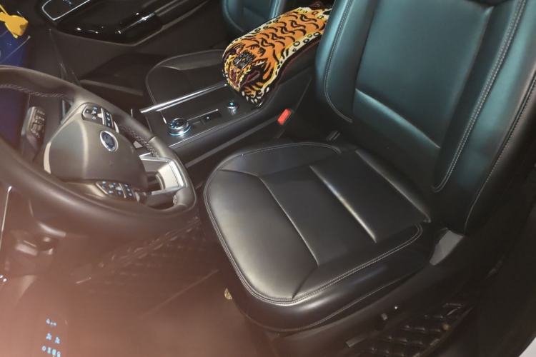 Used Ford Explorer 2024 2.3T EcoBoost Rear-Drive Trend Edition 6-Seater Left Front Seat