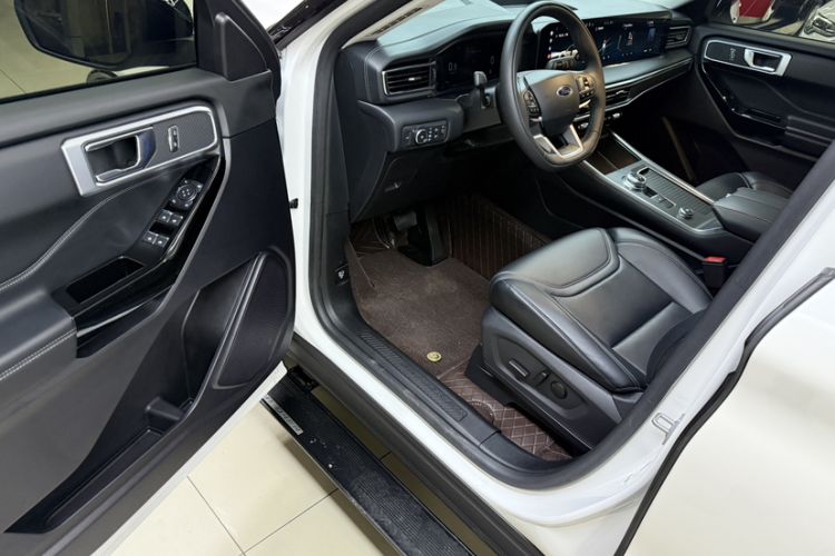 Used Ford Explorer 2024 2.3T EcoBoost All-Wheel Drive Stylish Plus Version 7 Seats Left Front Seat