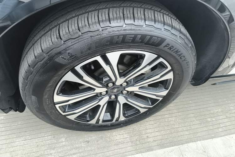 Used Ford Explorer 2024 2.3T EcoBoost Four-Wheel Drive Titanium Edition 6 Seats Left Front Wheel Hub
