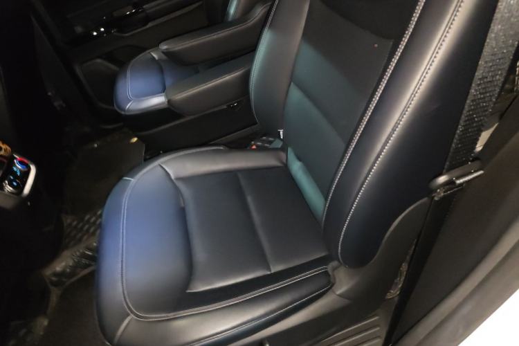Used Ford Explorer 2024 2.3T EcoBoost Rear-Drive Trend Edition 6-Seater Left Rear Seat