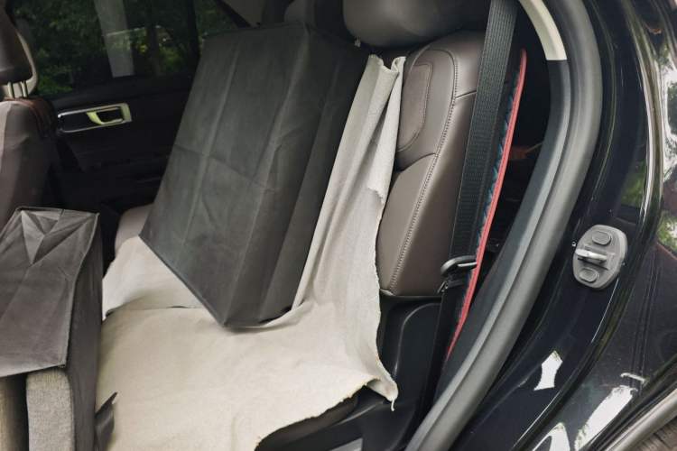 Used Ford Explorer 2024 2.3T EcoBoost Four-Wheel Drive Titanium Edition 7 Seats Left Rear Seat