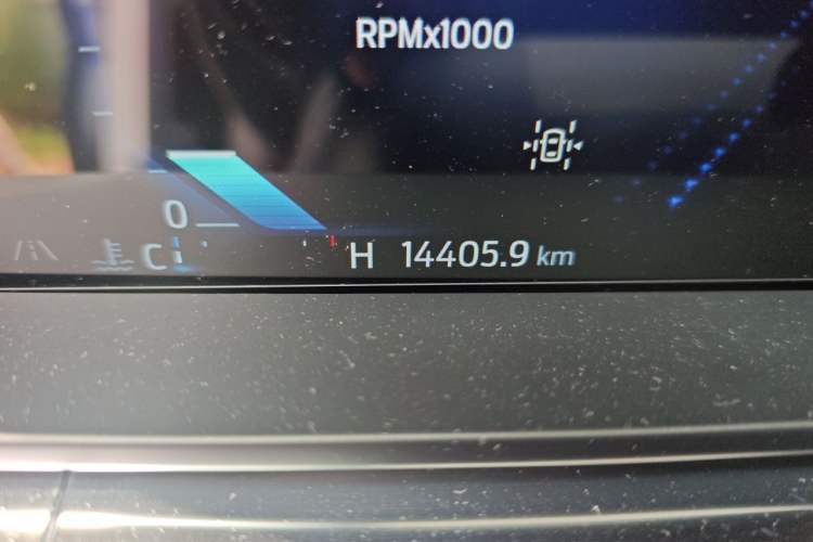 Used Ford Explorer 2024 2.3T EcoBoost Four-Wheel Drive Titanium Edition 6 Seats Odometer Close Up