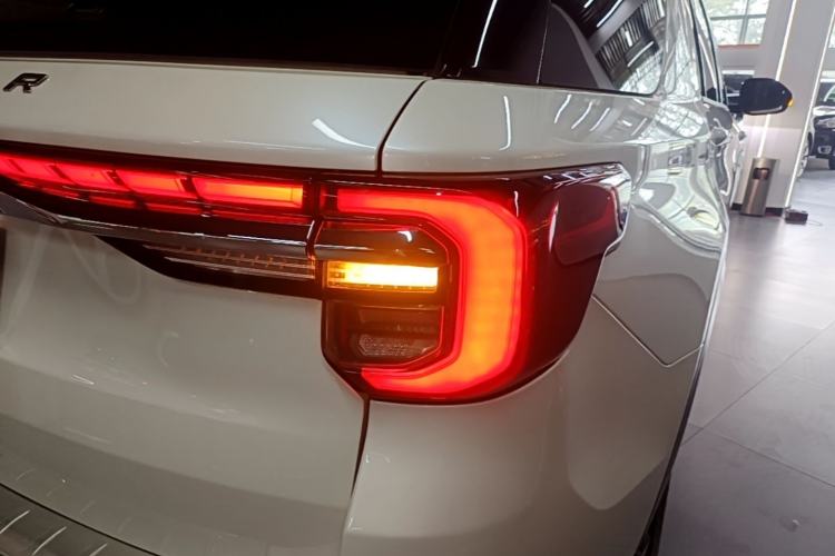 Used Ford Explorer 2024 2.3T EcoBoost Four-Wheel Drive Titanium Edition 6 Seats Right Rear Taillight