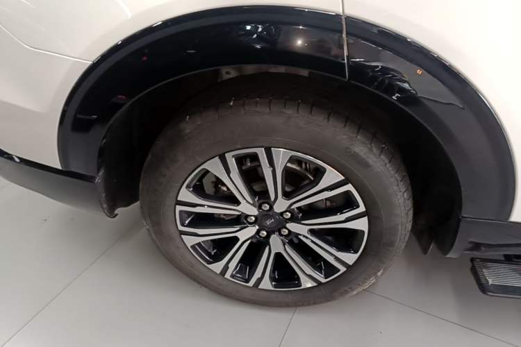 Used Ford Explorer 2024 2.3T EcoBoost Four-Wheel Drive Titanium Edition 6 Seats Right Rear Wheel Hub