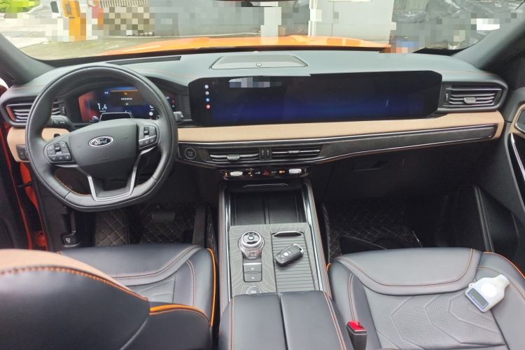Used Ford Explorer 2024 2.3T EcoBoost Kunlun Peak Edition 7-Seater Center Console