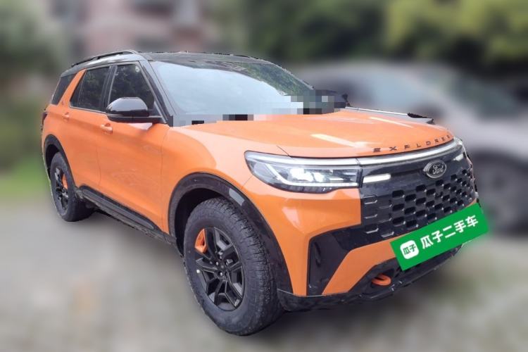 Used Ford Explorer 2024 2.3T EcoBoost Kunlun Peak Edition 7-Seater Front Right 45 Deg