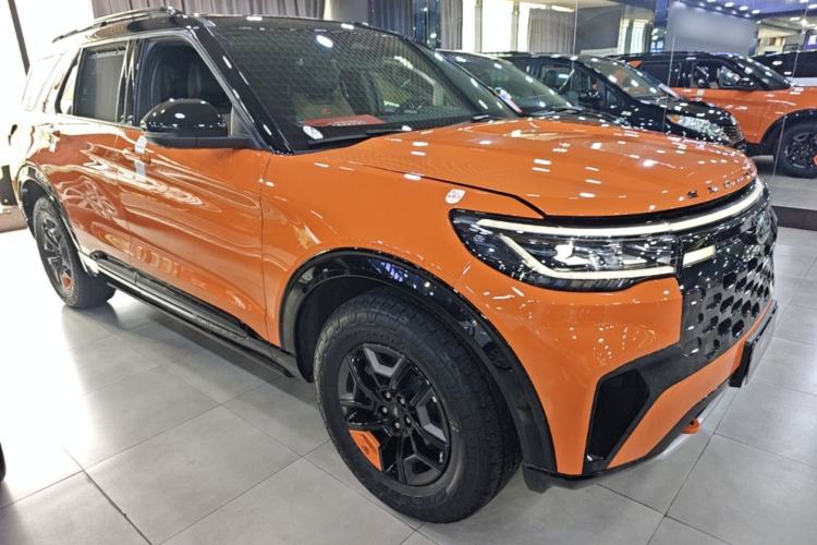 Used Ford Explorer 2024 2.3T EcoBoost Kunlun Peak Edition 7-Seater Front Right 45 Deg