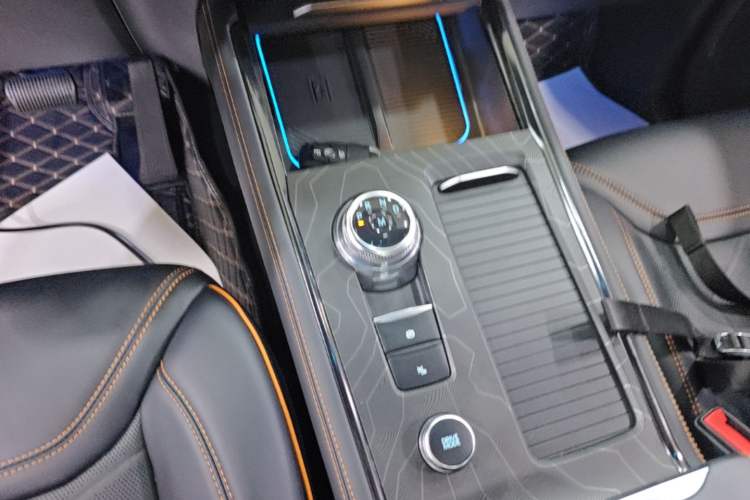 Used Ford Explorer 2024 2.3T EcoBoost Kunlun Peak Edition 7-Seater Gear Lever