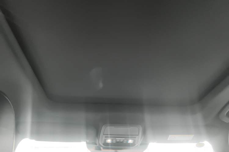 Used Ford Explorer 2024 2.3T EcoBoost Kunlun Peak Edition 7-Seater Headliner