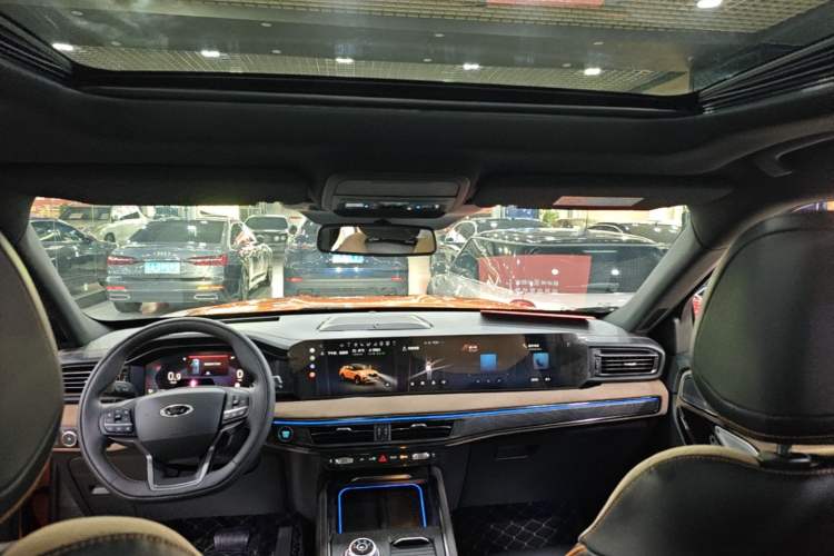 Used Ford Explorer 2024 2.3T EcoBoost Kunlun Peak Edition 7-Seater Headliner