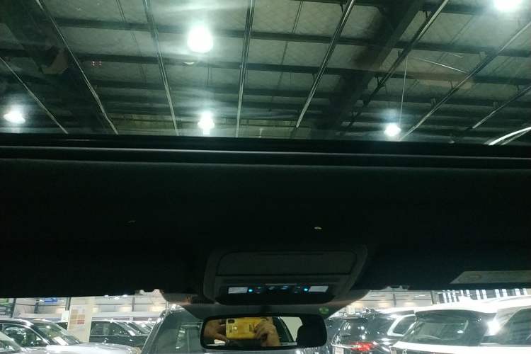 Used Ford Explorer 2024 2.3T EcoBoost Kunlun Peak Edition 7-Seater Headliner