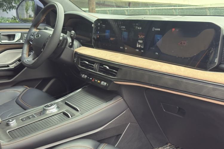 Used Ford Explorer 2024 2.3T EcoBoost Kunlun Peak Edition 7-Seater Interior 10