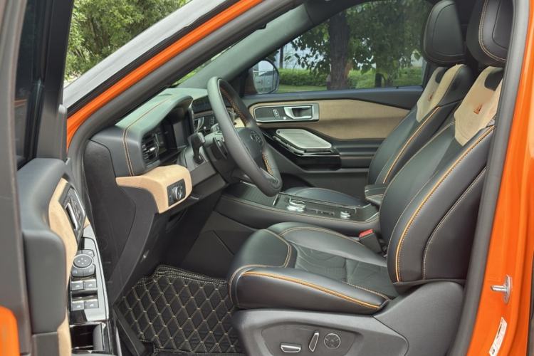 Used Ford Explorer 2024 2.3T EcoBoost Kunlun Peak Edition 7-Seater Interior 12