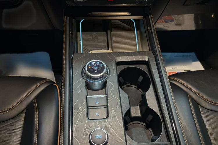 Used Ford Explorer 2024 2.3T EcoBoost Kunlun Peak Edition 7-Seater Interior 2