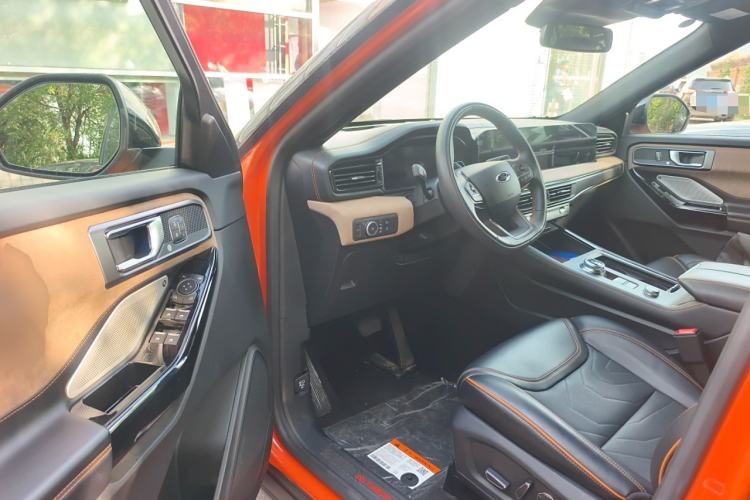 Used Ford Explorer 2024 2.3T EcoBoost Kunlun Peak Edition 7-Seater Interior 3