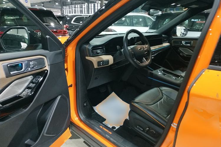 Used Ford Explorer 2024 2.3T EcoBoost Kunlun Peak Edition 7-Seater Interior 3
