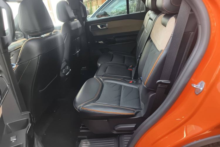 Used Ford Explorer 2024 2.3T EcoBoost Kunlun Peak Edition 7-Seater Interior 4
