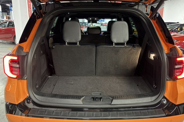 Used Ford Explorer 2024 2.3T EcoBoost Kunlun Peak Edition 7-Seater Interior 5