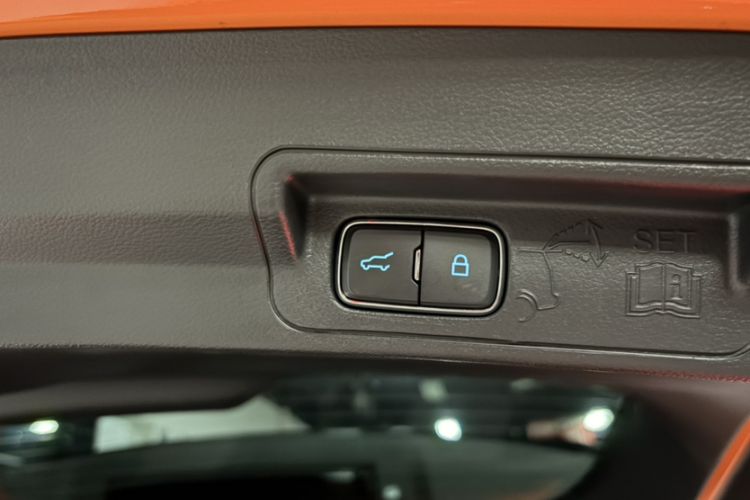 Used Ford Explorer 2024 2.3T EcoBoost Kunlun Peak Edition 7-Seater Interior 6