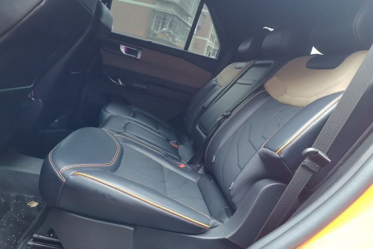 Used Ford Explorer 2024 2.3T EcoBoost Kunlun Peak Edition 7-Seater Left Rear Seat