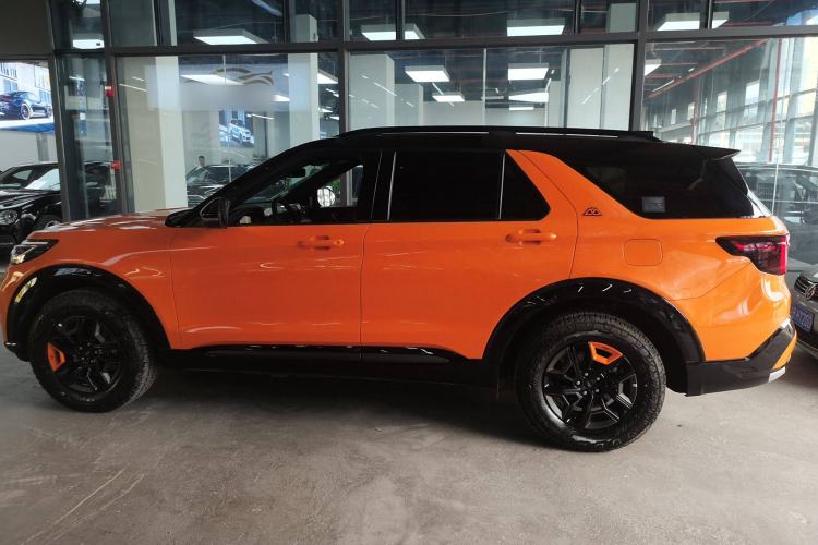 Used Ford Explorer 2024 2.3T EcoBoost Kunlun Peak Edition 7-Seater Left Side