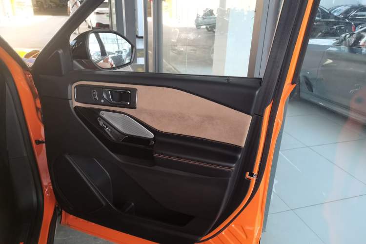Used Ford Explorer 2024 2.3T EcoBoost Kunlun Peak Edition 7-Seater Right Front Door Interior