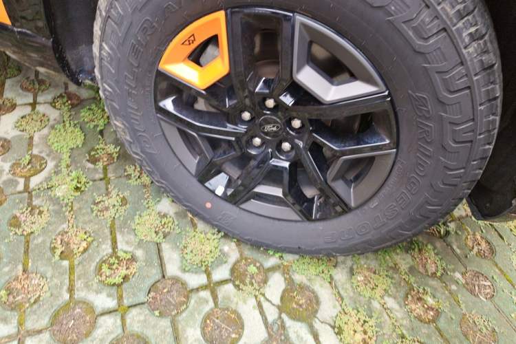 Used Ford Explorer 2024 2.3T EcoBoost Kunlun Peak Edition 7-Seater Right Front Wheel Hub