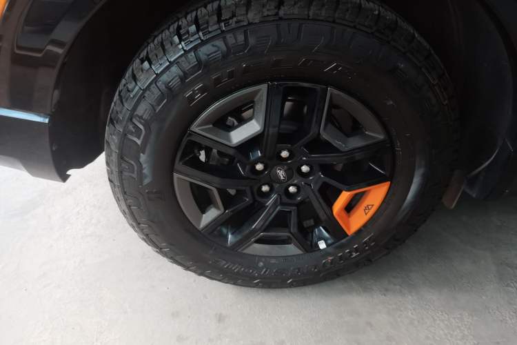 Used Ford Explorer 2024 2.3T EcoBoost Kunlun Peak Edition 7-Seater Right Rear Wheel Hub
