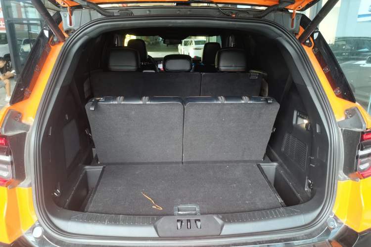 Used Ford Explorer 2024 2.3T EcoBoost Kunlun Peak Edition 7-Seater Trunk