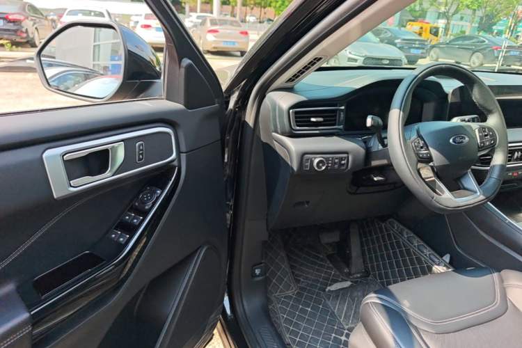 Used Ford Explorer 2025 2.3T EcoBoost Four-Wheel Drive Trail Edition 5 Seats Driver Seat