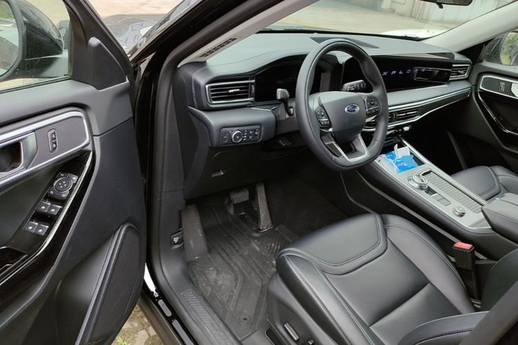 Used Ford Explorer 2025 2.3T EcoBoost Four-Wheel Drive Trail Edition 5 Seats Driver Seat