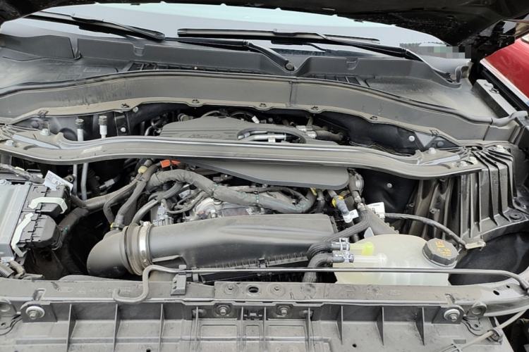 Used Ford Explorer 2025 2.3T EcoBoost Four-Wheel Drive Trail Edition 5 Seats Engine Bay