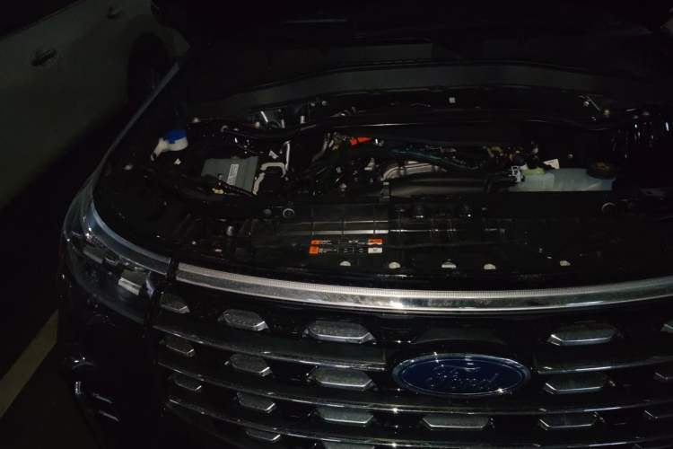 Used Ford Explorer 2025 2.3T EcoBoost Four-Wheel Drive Trail Edition 5 Seats Engine Bay Right