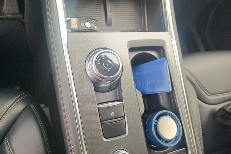 Used Ford Explorer 2025 2.3T EcoBoost Four-Wheel Drive Trail Edition 5 Seats Gear Lever