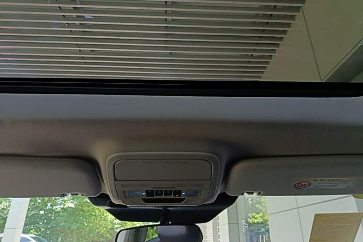 Used Ford Explorer 2025 2.3T EcoBoost Four-Wheel Drive Trail Edition 5 Seats Headliner